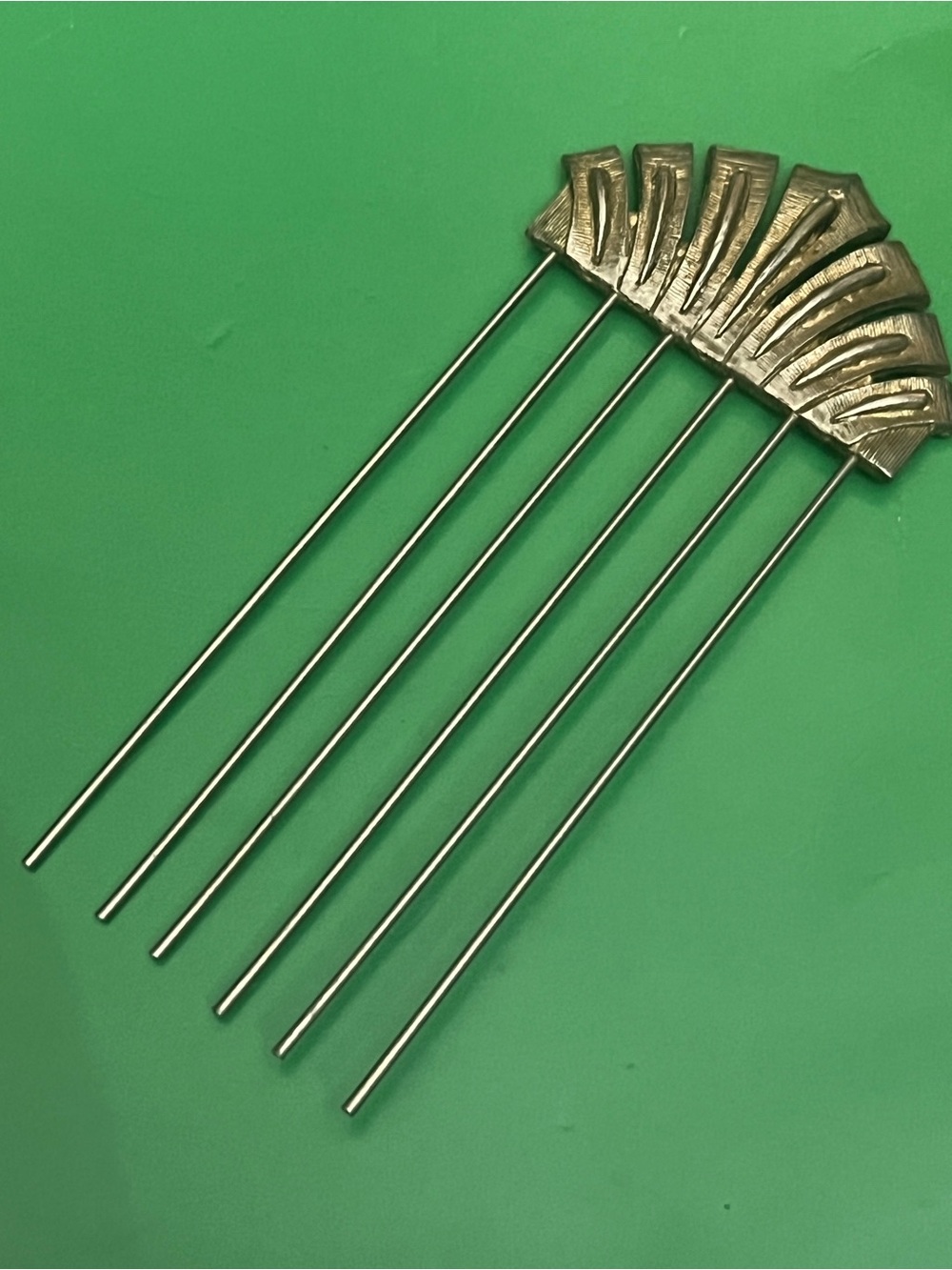 Vintage Silver/ Gold Toned Decorative Hair Comb Fanned Nice piece 625